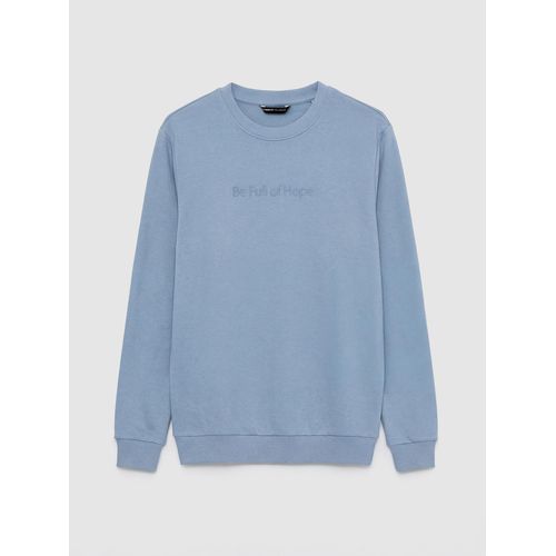 بلوزة رجالية بطبعة ومقطة عنق مستدير