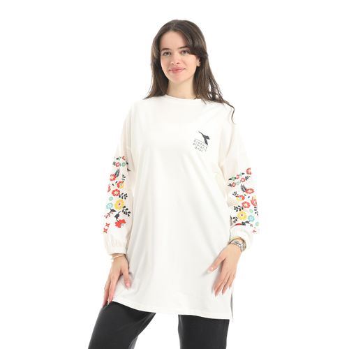 بلوزة بغطاء للرأس نسائية مزينة بالورود وعبارة "FUN" - اوف وايت