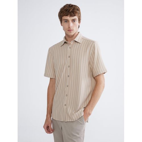 Button-Down Collar Short Sleeve Man Shirt