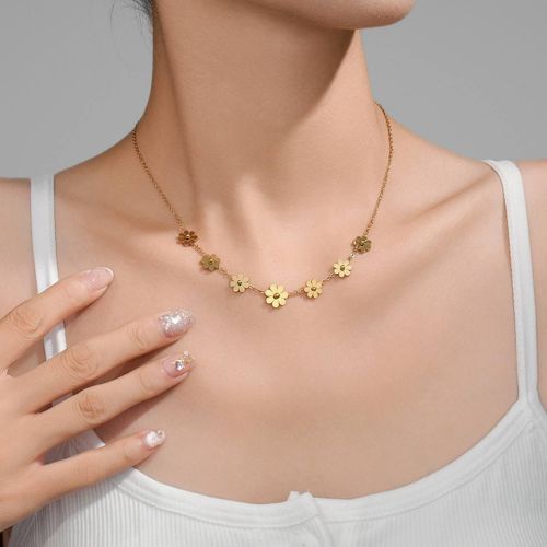 قلادة نسائية ذهبية بتصميم زهور متدلية