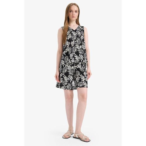 Regular Fit Patterned Elastic Waist Shorts