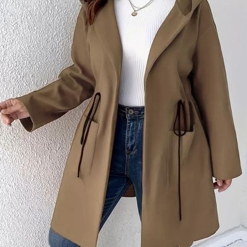 Distinctive coat made of high-quality material.