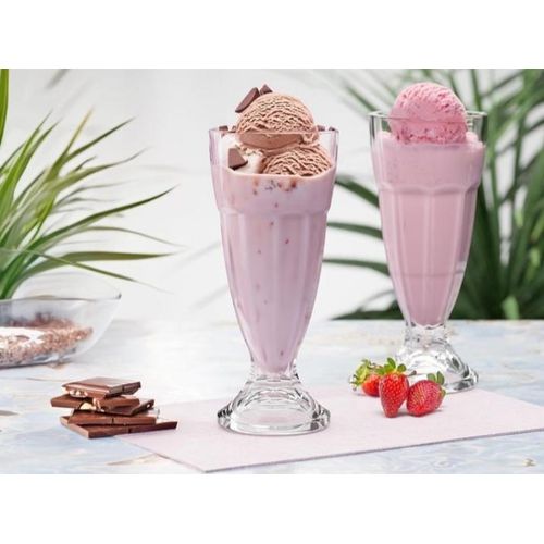 Cityglass Cup Set. This set includes three clear glass cups with a capacity of 310ml, specially designed for your favorite beverages, whether hot like coffee or tea, or cold like milkshakes and smoothies. Each cup features a unique design.