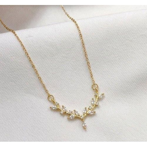 Embellished Leaf Necklace – Nature's Elegance in a Modern Design