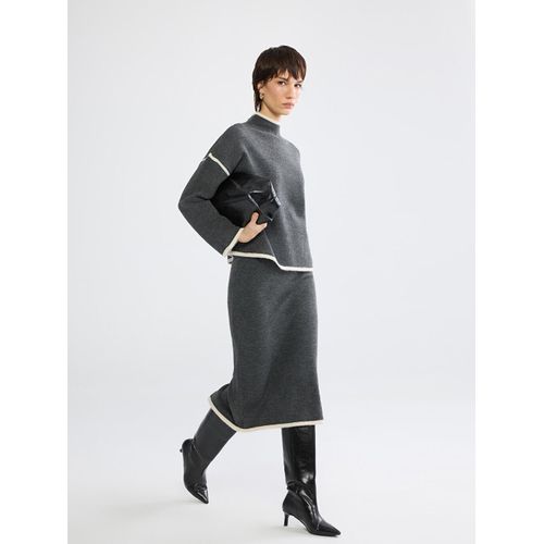 Ribbed Knit Pencil Skirt With Elastic Waist And Slit