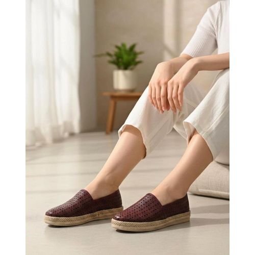 Elegant slip-on shoes with a clean modern look BN-59-MAROON