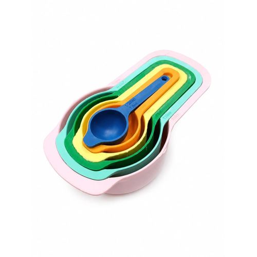 Standard Cup Set - A set of 6 plastic measuring cups from Shuai with a stackable, space-saving design and multiple colors