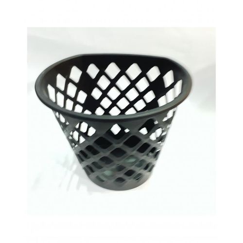 سلة مهملات بلاستيكية