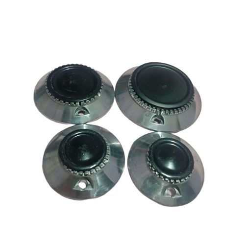 طقم عيون بوتجاز بالفلانشات متوافق مع بوتجازات تكنوجاز وكريازى 4 شعله (4 فلانشات المومنيوم و 4 غطاء معدن مطلى)عدد 2 عين صغيرة و عين وسط وعين كبيرة