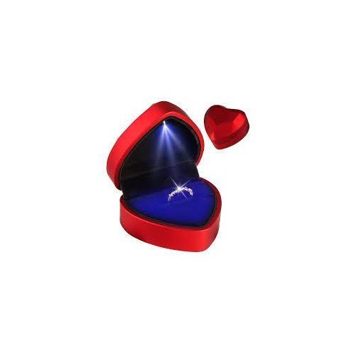 علبة خاتم على شكل قلب أحمر مزينة بإضاءة LED، علبة عيد الحب