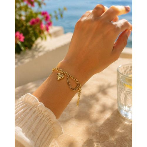 Elegant Heart Charm Bracelet (Romantic & Classic Design)