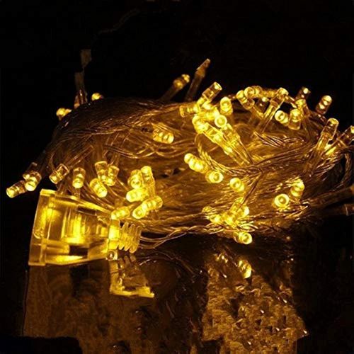 شريط إضاءة LED أصفر ذهبي بطول 10 متر – إضاءة ديكورية دافئة لزينة رمضان والكريسماس – مزود بمحول كهرباء و2 فيشة لسهولة التركيب والاستخدام – تصميم مرن للاستخدام الداخلي