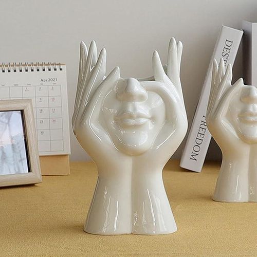 Stylish Art Face and Hand Brush Organizer for Makeup Brushes, Drawings, Pencils, and Pens, Combining Functionality and Modern Shape to Add a Touch of Accent to Any Space.