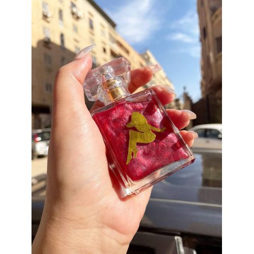 A sparkling feminine fragrance Glitter