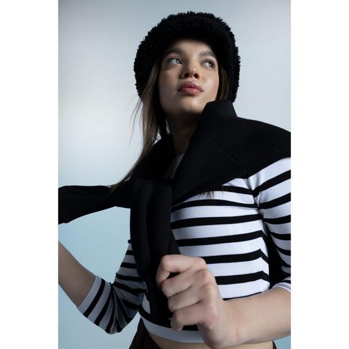 Slim Fit Crew Neck Striped Crop Sweater