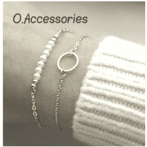 سوار O أكسسوارات لؤلؤ أبيض مع سلسلة فضية مزدوجة