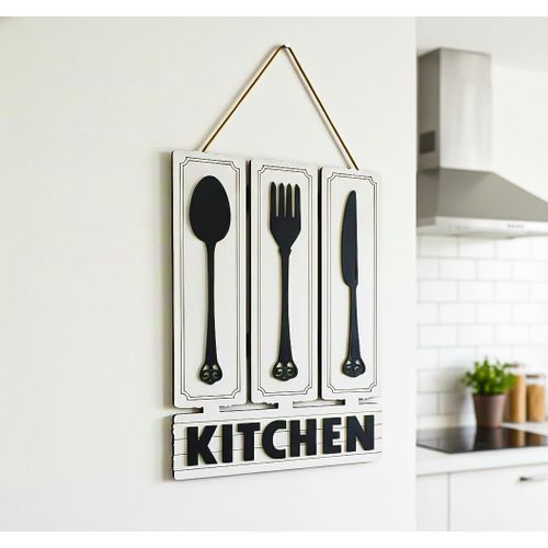 ديكور حائط للمطبخ من الخشب مميز بعبارة Kitchen , تابلوه ديكور للمطبخ, بمقاس 22*32 سم لون اسود و ابيض مصنوع من خشب MDF أسباني فاخر بسمك 8 ملم ليضفي الي مطبخك الجمال و الاناقة
