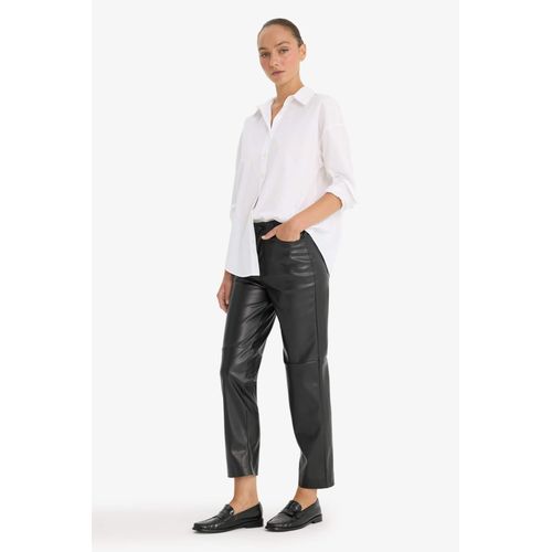 بنطلون ميدي بخصر مرتفع وجيوب مزدوجة بقصة مستقيمة