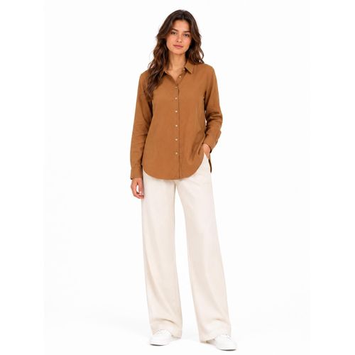 Women's linen blouse with a collar and buttons down the front