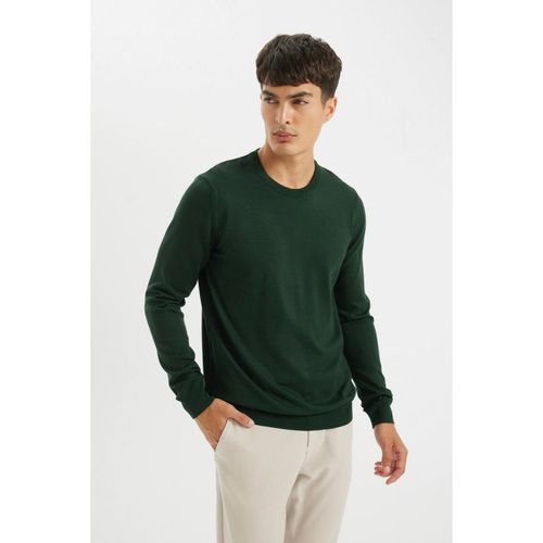 Man Standard Fit Crew Neck Basic Knitwear Pullover