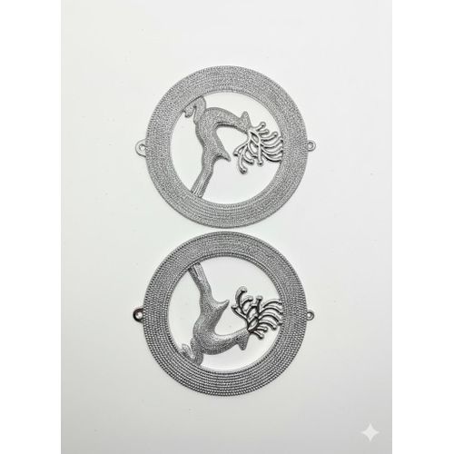 زينة حائطية على شكل غزال دائري فضي - مجموعة من قطعتين