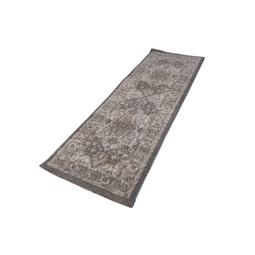 مشايه ديزل من شركه النساجون الشرقيون مقاس( 65سم*195سم.) .التصوير على الطبيعة