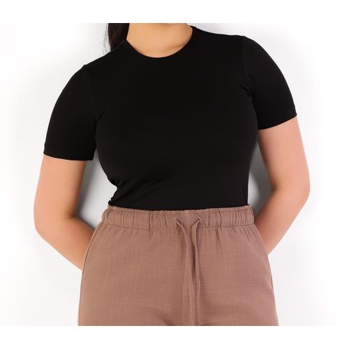 Essential Fitted short-sleeved T-shirt