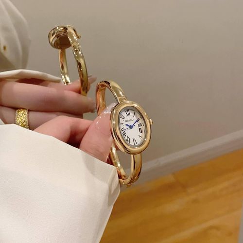 saeuh kartir tirind makhtumuh kartir min almina w aldahr