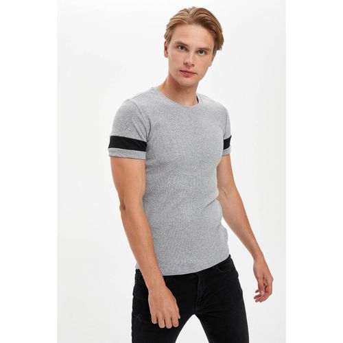 Crew Neck Short Sleeve Slim Fit T-Shirt