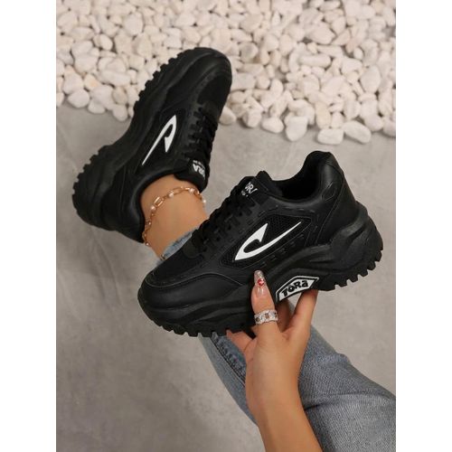 A modern women's sneaker that combines a bold look with total comfort.L-20-BLACK