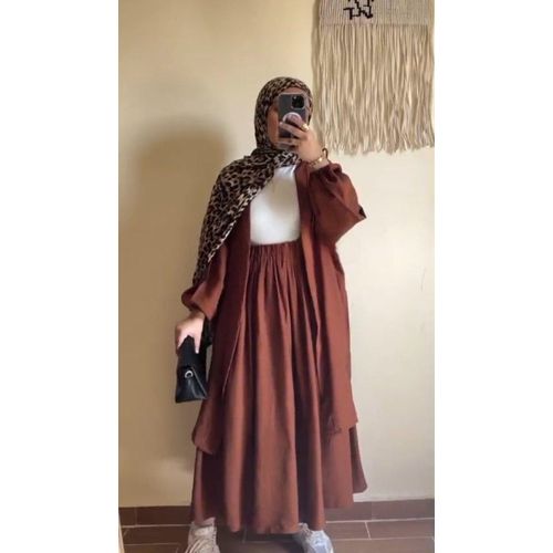 A distinctive dress set made of high-quality material.