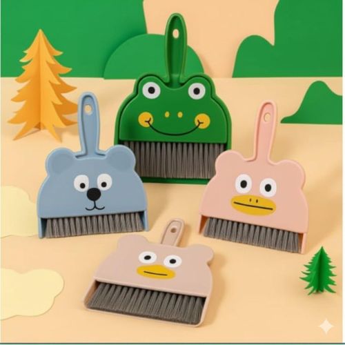 51-221 Themed 3D Dustpan and Brush Set in Blue