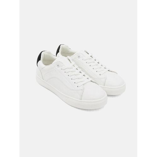 Laced Men's Sports Shoe