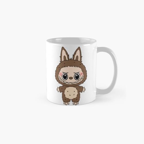 كوب قهوة مع رسمة شخصية لابوبو البني اللطيفة