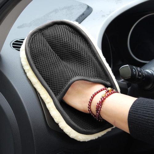 Microfiber cleaning mitt for car washing and furniture polishing. This versatile mitt removes dust and thoroughly cleans surfaces without scratching or leaving any lint.