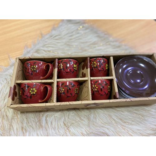This 12-piece porcelain coffee cup set features a colorful floral pattern, making it a great addition to your kitchen or an ideal gift for a loved one. It features an elegant design that combines luxury with practicality. Red color