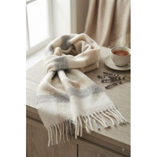 High-end imported mohair women's shawl - ultra-soft and high quality for a warm winter look