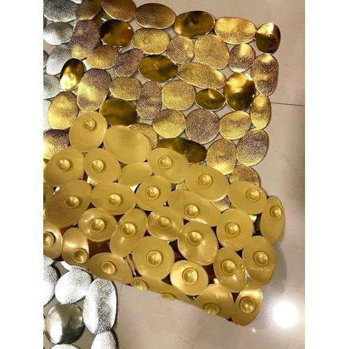 Non Slip Bathtub Mat - Stylish Shell Shape 35x70cm with Strong Suction Cups for Safe Placement Gold or Silver