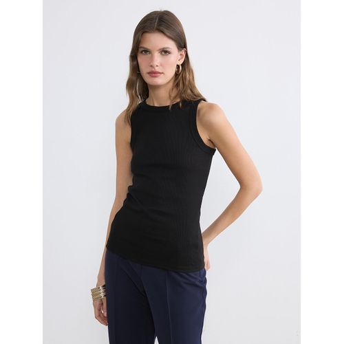 Woman Black Tank Top