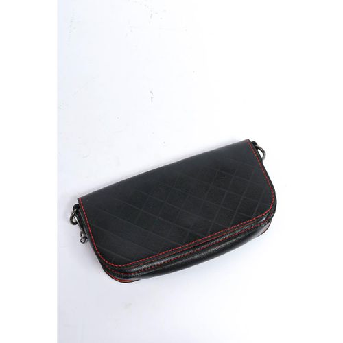 Women's black padded handbag.-BLACK -
