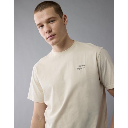 تي-شيرت بطبعة شعار