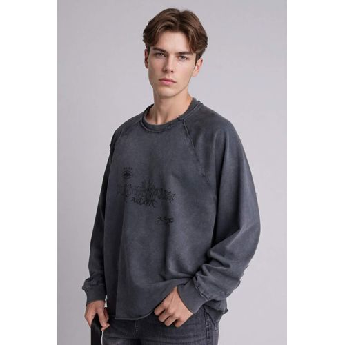Boxy Fit Long Sleeve Sweatshirt