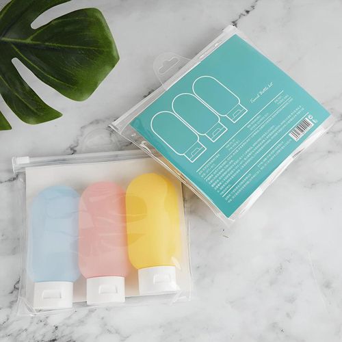 Leak Proof Refillable Silicone Bottles 2oz (60ml) Perfect for Holding Shampoo, Soap, Cosmetics, with Clear Travel Case, Labels for Easy Organization, Multiple Attractive Colors.
