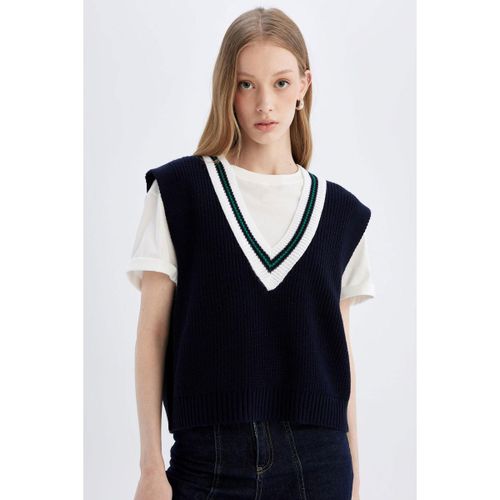 Woman V Neck Regular Fit Vest - Navy