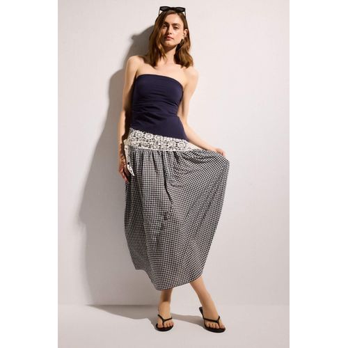 A Cut Gingham Normal Waist Maxi Skirt