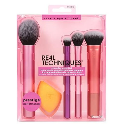 Essential Makeup Brush Set 4 Brushes + Blending Sponge - Face, Eye & Cheek