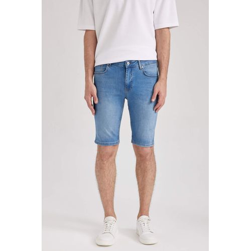 جينز برمودا ضيق من ديفكتو