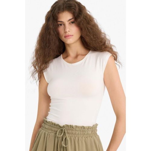 Woman C Neck Fitted Short Sleeve T-Shirt - Off White