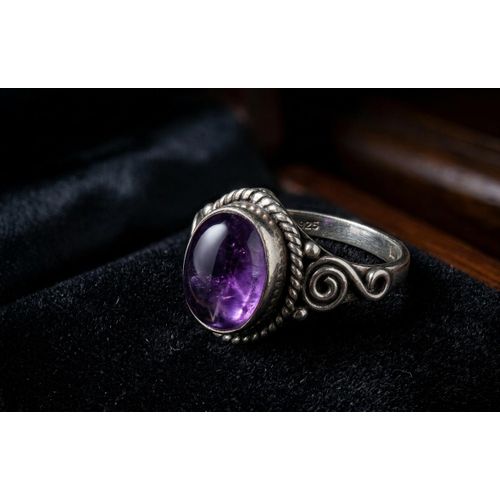 Amethyst Elegance Sterling Silver 925 Women’s Ring – Vintage Purple Gemstone Statement Jewelry