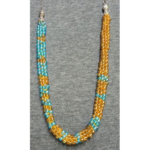 عقد يدوي للسيدات بألوان متنوعة